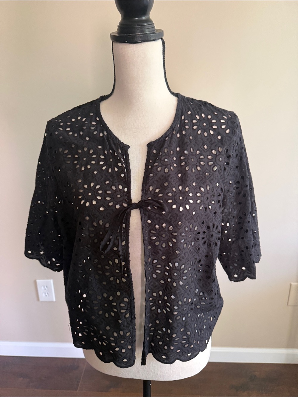 Joie Black Eyelet Short Sleeve Cropped Jacket / Cardigan Sz Large